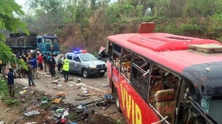 Δεκάδες νεκροί και τραυματίες από μετωπική σύγκρουση λεωφορείων στη Γκάνα
