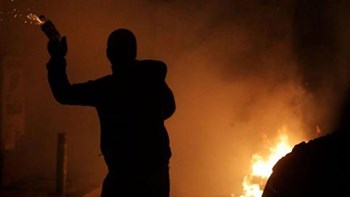 Επίθεση με μολότοφ σε διμοιρία αστυνομικών των ΜΑΤ – Τραυματίστηκε αστυνομικός