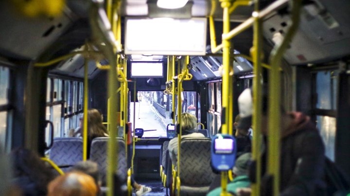 Τρόμος στην Ηλιούπολη – Επίθεση με αεροβόλο όπλο σε λεωφορείο του ΟΑΣΑ