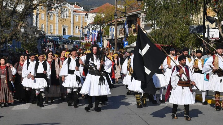 Με το «Μακεδονία Ξακουστή» έκλεισε η παρέλαση στην Καλαμάτα – ΒΙΝΤΕΟ