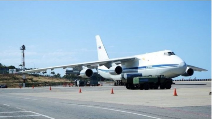 Ραγδαίες εξελίξεις στη Βενεζουέλα – Ρωσικά αεροσκάφη μετέφεραν στρατεύματα στο Καράκας – ΦΩΤΟ