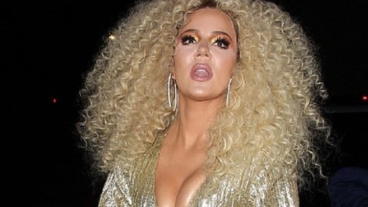 Το αποκαλυπτικό ντεκολτέ της Κλόε Καρντάσιαν – ΦΩΤΟ – ΒΙΝΤΕΟ