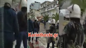 Δικαστήρια Κορίνθου: Κυνηγητό αστυνομικών των ΜΑΤ με τους Ρομά στους δρόμους της πόλης- ΒΙΝΤΕΟ