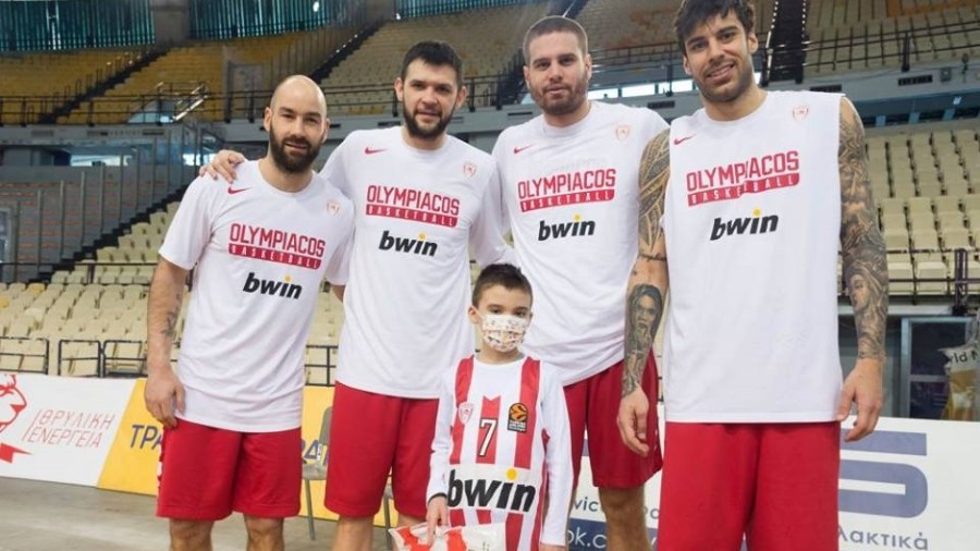 O Oλυμπιακός έκανε προπόνηση με τον καλύτερο προπονητή – ΦΩΤΟ