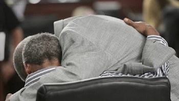 Έμειναν 42 χρόνια στη φυλακή από λάθος – ΦΩΤΟ – ΒΙΝΤΕΟ