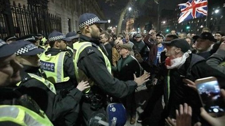 Συλλήψεις και μικροεπεισόδια στις διαδηλώσεις του Λονδίνου για το Brexit