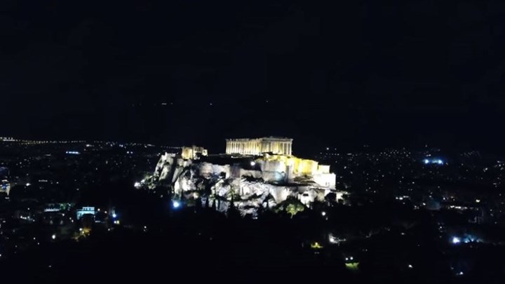 Έσβησαν τα φώτα για την “Ώρα της Γης” στην Ακρόπολη – Δείτε το εντυπωσιακό ΒΙΝΤΕΟ από drone