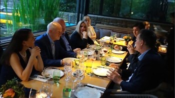 Δείπνο προς τιμήν του Τίμερμανς παρέθεσε την Κυριακή ο Γιώργος Καμίνης παρουσία των Γεννηματά και Παπανδρέου