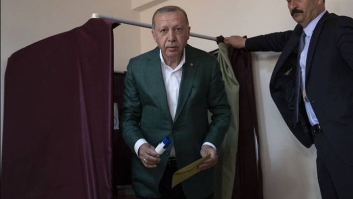 Ο Ερντογάν χάνει και την Κωνσταντινούπολη – Νέα “βουτιά” της τουρκικής λίρας