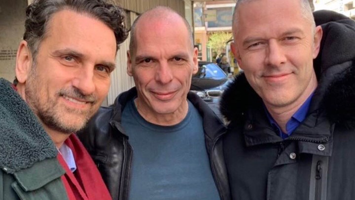 Ο Βαρουφάκης πήγε σε γύρισμα να δει τον … Λούλη-Βαρουφάκη