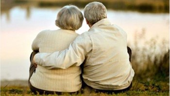 Ηλικιωμένοι στην Κρήτη “κλέφτηκαν” για να ζήσουν τον ερωτά τους