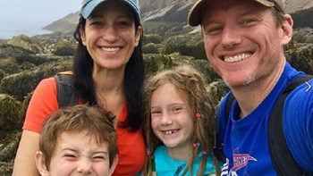 Η εκδίκηση μίας εργαζόμενης μητέρας στον “τεμπέλη” σύζυγό της – ΦΩΤΟ