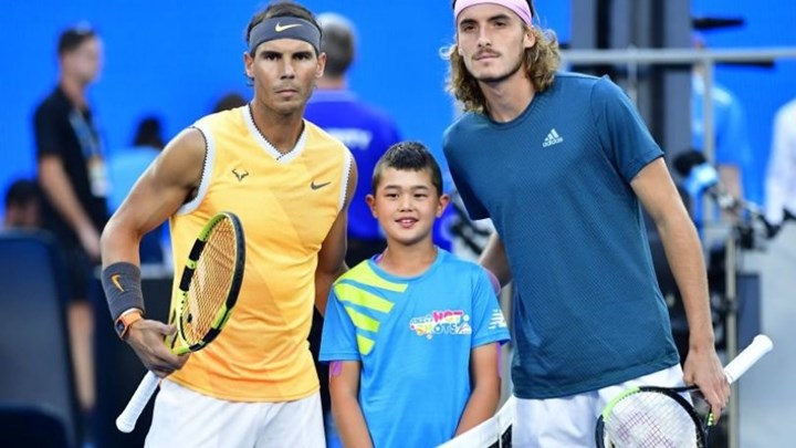 Ο Τσιτσιπάς έγινε… καρτούν – ΒΙΝΤΕΟ