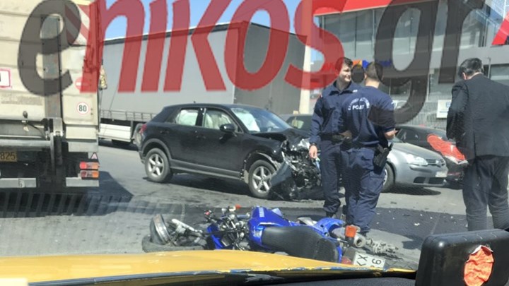 Τροχαίο ατύχημα στη λεωφόρο Λαυρίου – ΦΩΤΟ αναγνώστη