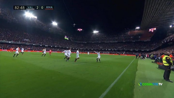 Οι “Νυχτερίδες” δάγκωσαν τη “Βασίλισσα” και μυρίζουν…σεντόνι – BINTEO