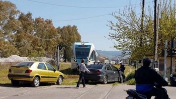Πρωτοφανές: Πάρκαραν στις γραμμές του τρένου και σταμάτησαν τα δρομολόγια – ΦΩΤΟ
