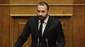 Στην αντεπίθεση ο Τζανακόπουλος για Πετσίτη: Ανύπαρκτο το θέμα