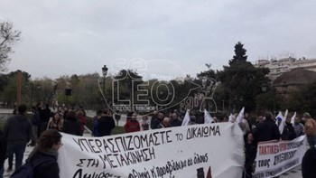 Στους δρόμους το επιβατικό κοινό της Θεσσαλονίκης – Διαμαρτυρία για τον ΟΑΣΘ – ΦΩΤΟ