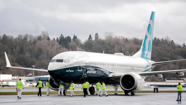 «Φρένο» στην παραγωγή των αεροσκαφών 737 MAX βάζει η Boeing
