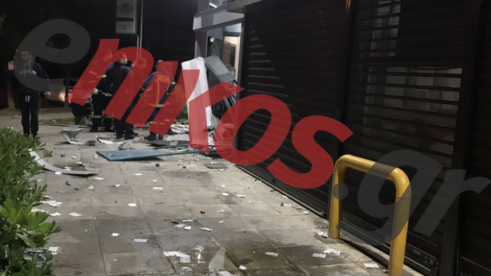 Μεγάλες ζημιές από εκρήξεις σε ΑΤΜ στο Παλαιό Φάληρο – ΦΩΤΟ αναγνώστη