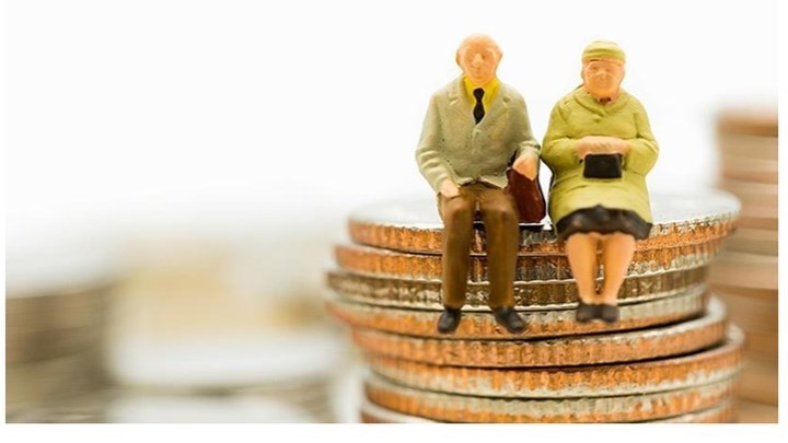 “Χαράτσι” για τους συνταξιούχους που εργάζονται – Πόσο θα πληρώσουν