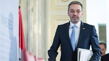 Νέα παράταση των συνοριακών ελέγχων για τουλάχιστον ένα εξάμηνο ανακοίνωσε η Αυστρία