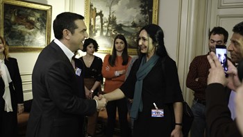 Εκπρόσωποι των Ρομά στο Μαξίμου – Το μήνυμα του Πρωθυπουργού – ΦΩΤΟ – ΒΙΝΤΕΟ