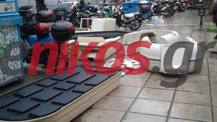 Εγκατέλειψαν μπανιέρα υδρομασάζ σε πεζοδρόμιο στη Θεσσαλονίκη – ΦΩΤΟ αναγνώστη