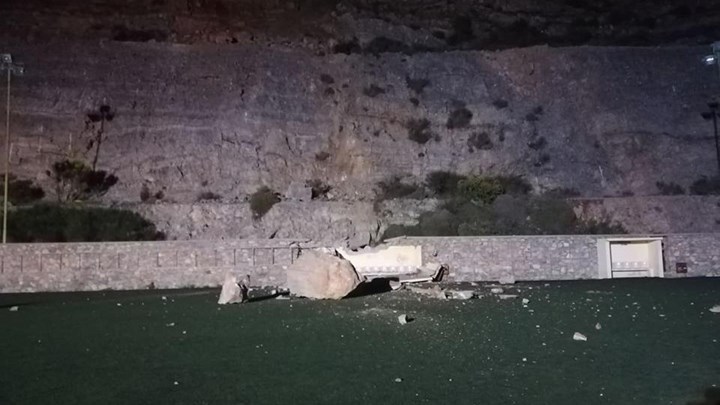 Μεγάλη κατολίσθηση σε γήπεδο της Σύρου  – ΒΙΝΤΕΟ – ΦΩΤΟ