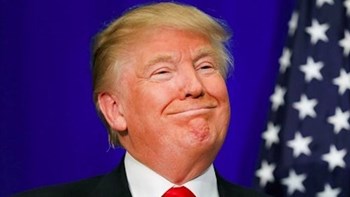 Ντόναλντ Τραμπ: Σπουδαίος πρόεδρος ο Άμπντελ Φάταχ αλ Σίσι