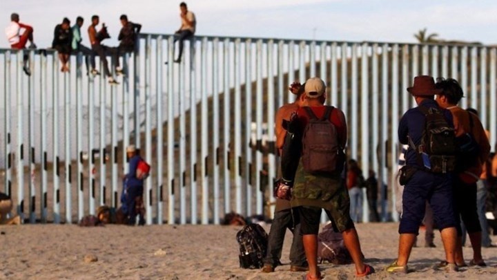 Μεγάλη αύξηση παρουσιάζουν οι συλλήψεις παράτυπων μεταναστών στα σύνορα ΗΠΑ-Μεξικού