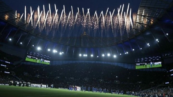 Εντυπωσιακό κορεό στο ευρωπαϊκό ντεμπούτο του γηπέδου της Τότεναμ – ΒΙΝΤΕΟ