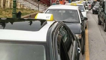 Το μεροκάματο του τρόμου για οδηγό ταξί – Την απείλησαν με μαχαίρι και την λήστεψαν