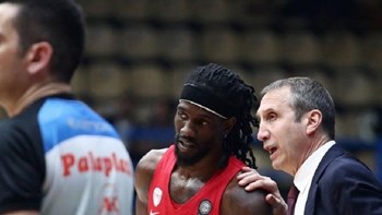 Έξαλλοι στον Ολυμπιακό για τη διαιτησία στο Περιστέρι