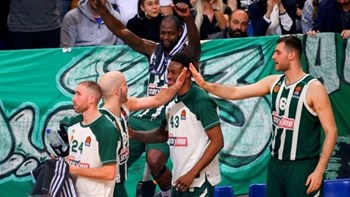 Έβαλε την ΑΕΚ στα… καλάθια ο Παναθηναϊκός και «κλείδωσε» την πρωτιά