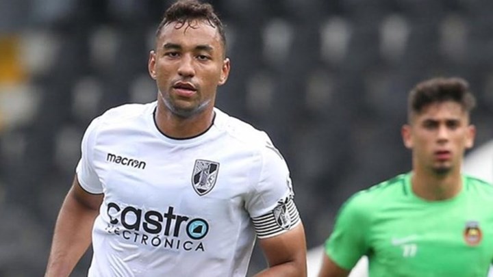 Κοιτάει τρεις για την άμυνα ο Ολυμπιακός