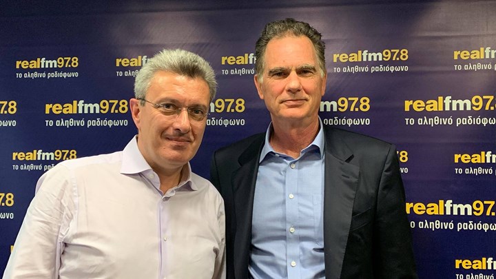 Νίκος Παπανδρέου στον Realfm 97,8: Όλοι θέλουν να κλέψουν από την αστερόσκονη, να τυμβωρυχήσουν πάνω στον τάφο του Ανδρέα