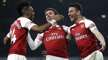 Ποιος θα προλάβει να «χτυπήσει» πρώτος στο Emirates;