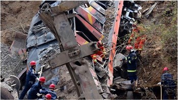 Τραγωδία στην Κίνα: Εκτροχιάστηκε τρένο – Έξι νεκροί – ΒΙΝΤΕΟ