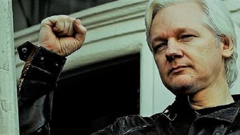 Ασάνζ: “Καπιταλισμός της παρακολούθησης” ή ψηφιακός ολοκληρωτισμός