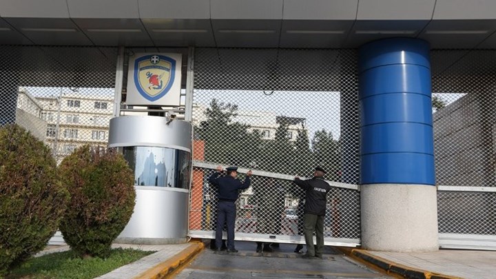 Άγνωστοι επιχείρησαν να εισβάλουν στο υπουργείο Εθνικής Άμυνας – Κινητοποιήθηκε ο λόχος της στρατονομίας