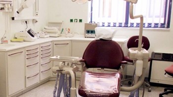 Βόλος: Ερωτοχτυπημένος συνταξιούχος έχει εμμονή με τις γυναίκες οδοντιάτρους