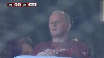 Οπαδός της Λίβερπουλ που ήταν σε κώμα είδε ξανά παιχνίδι της ομάδας του-ΒΙΝΤΕΟ