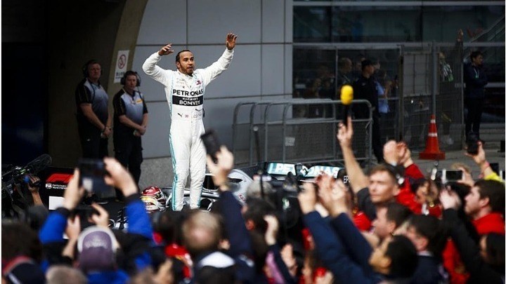 Θρίαμβος του Χάμιλτον στο 1000ο γκραν πρι της Φόρμουλα Ένα