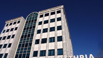 Handelsblatt: Απίστευτη η άνοδος των ελληνικών μετοχών