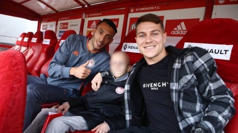 Συγκίνησε ο Κούτρης: Με τον μικρό Βασίλη στον πάγκο του Ολυμπιακού