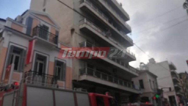 Φωτιά σε διαμέρισμα στην Πάτρα – ΒΙΝΤΕΟ