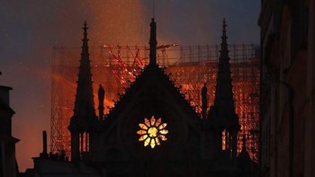 Αντιδράσεις του πνευματικού και πολιτικού κόσμου της Βρετανίας για την πυρκαγιά στη Νοτρ Νταμ