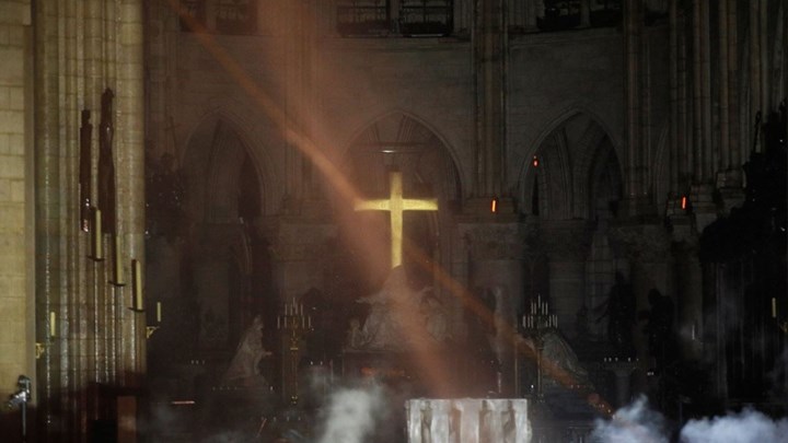 Υπό έλεγχο η πυρκαγιά στην Παναγία των Παρισίων