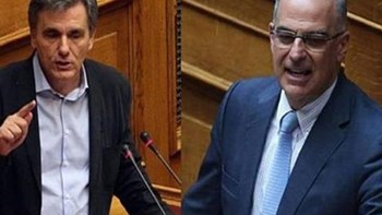 Άγριος καβγάς Τσακαλώτου – Δένδια στη Βουλή